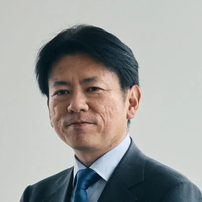源田 泰之氏